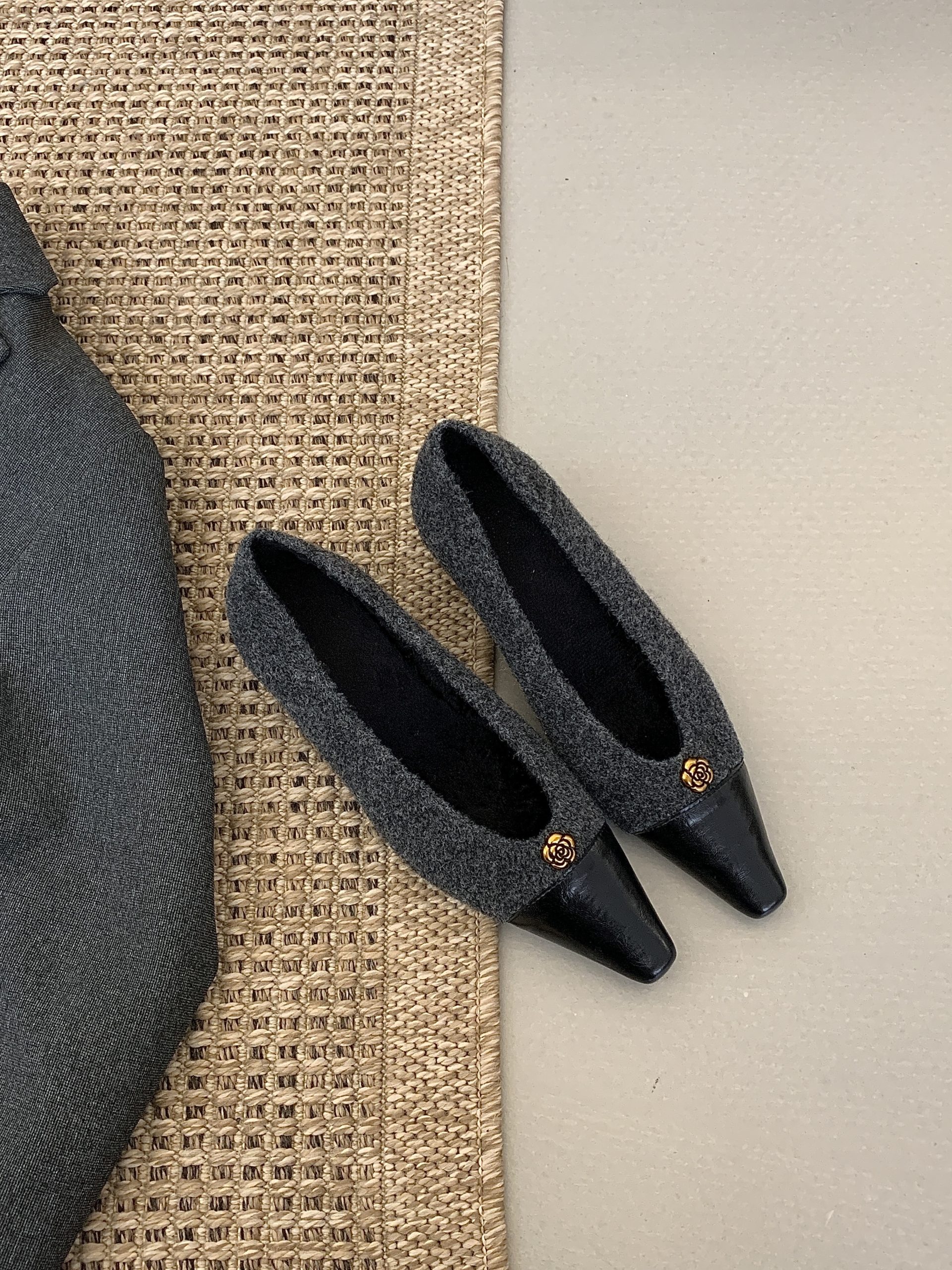 2025 New Square Toe Chanel Style Shallow Mouth Fleece Lined Warm Metal Camellia Fashion Comfortable Women's Shoes